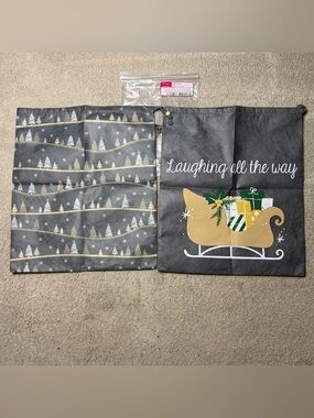 thirty-one Snowy Slopes Timeless Memory Pouches